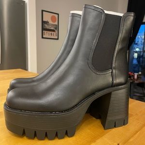 Madden Girl Gotcha Platform Booties